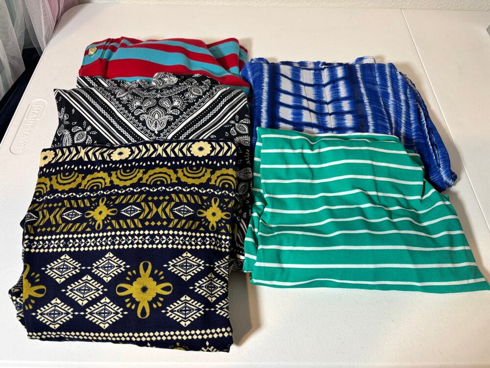 Lot of 5 Women's Size Medium Patterned Tops - Chico's Talbots Lands' End Lularoe